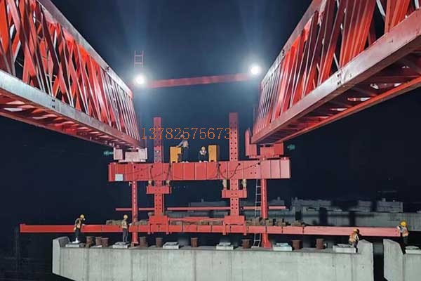 HNJQ60-360配重架橋機(jī)，廣州白云跨鐵項(xiàng)目，架設(shè)完成